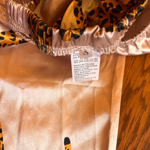 silky PJs - Picture 4 of 5